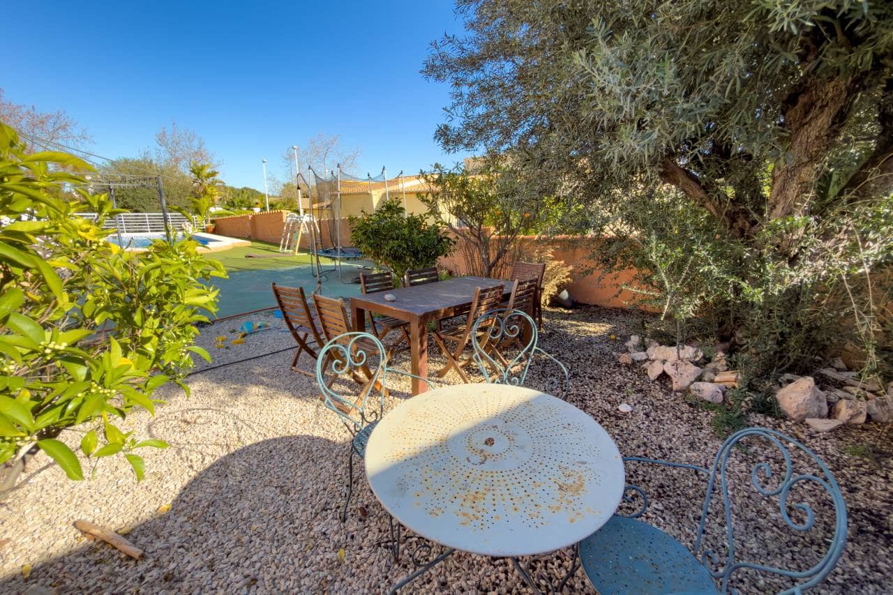 4 bedroom Villa for sale in Calpe / Calp with pool garage - € 750,000 (Ref: 9733680)