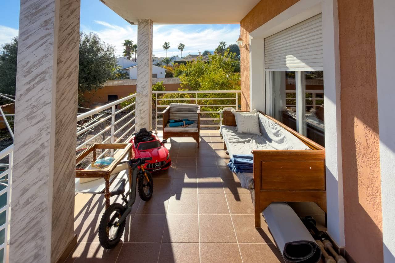 4 bedroom Villa for sale in Calpe / Calp with pool garage - € 750,000 (Ref: 9733680)