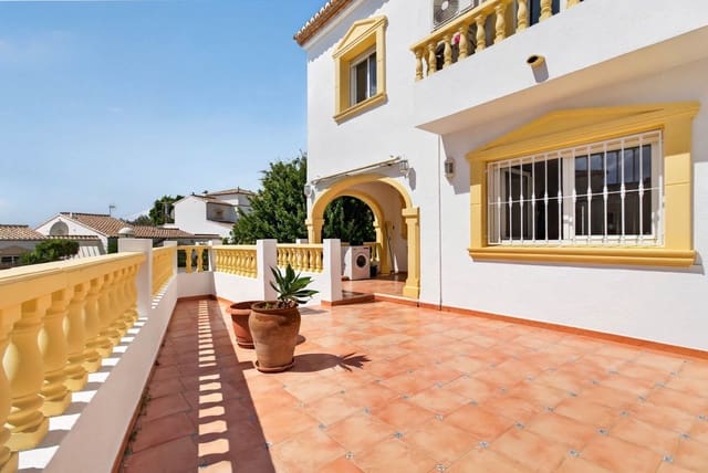 3 chambre Bungalow à vendre à Calpe / Calp avec piscine garage - 320 000 € (Ref: 9844356)