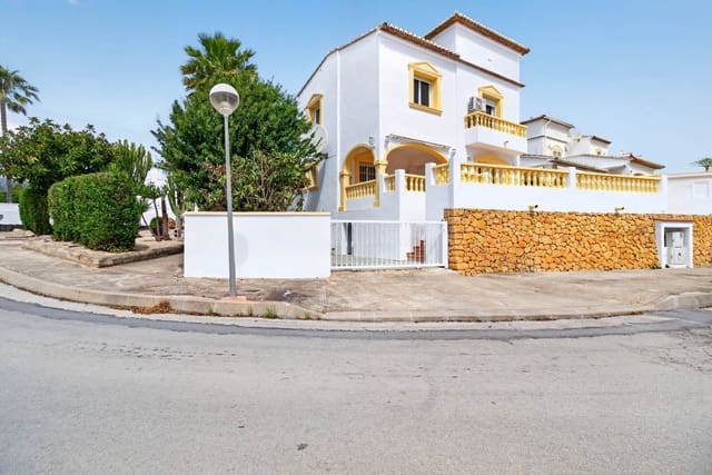 3 chambre Bungalow à vendre à Calpe / Calp avec piscine garage - 320 000 € (Ref: 9844356)