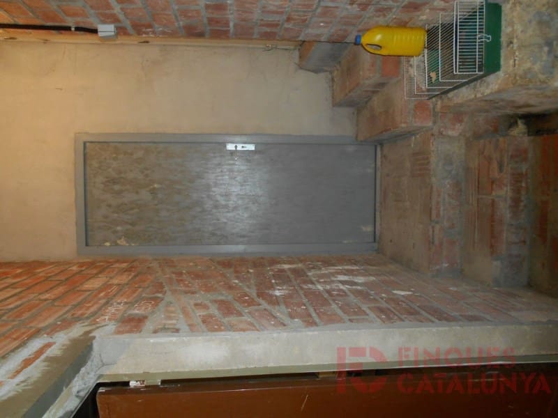 Commercieel te koop in Cassa de la Selva met garage - € 148.000 (Ref: 9433516)