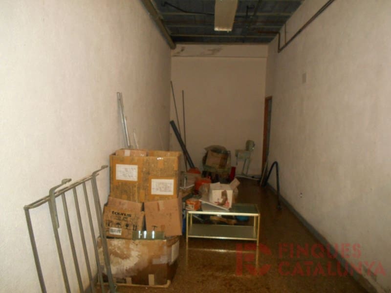 Commercieel te koop in Cassa de la Selva met garage - € 148.000 (Ref: 9433516)