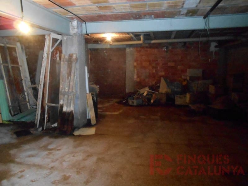 Commercieel te koop in Cassa de la Selva met garage - € 148.000 (Ref: 9433516)