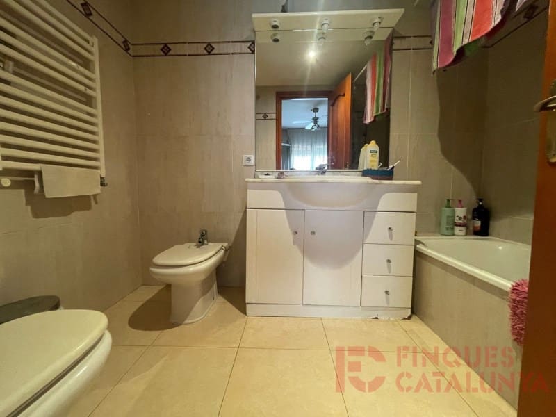 Commercieel te koop in Cassa de la Selva met garage - € 148.000 (Ref: 9433516)