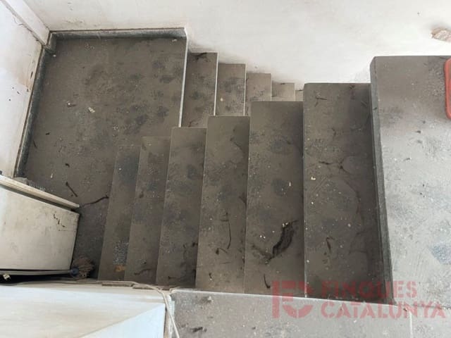 Kaupallinen myytävänä paikassa Girona kaupunki - 260 000 € (Ref: 9433519)