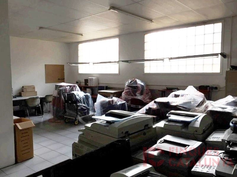 Commercieel te koop in Sarria de Ter met garage - € 195.000 (Ref: 9433520)