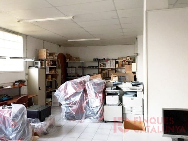 Commercieel te koop in Sarrià de Ter met garage - € 195.000 (Ref: 9433520)