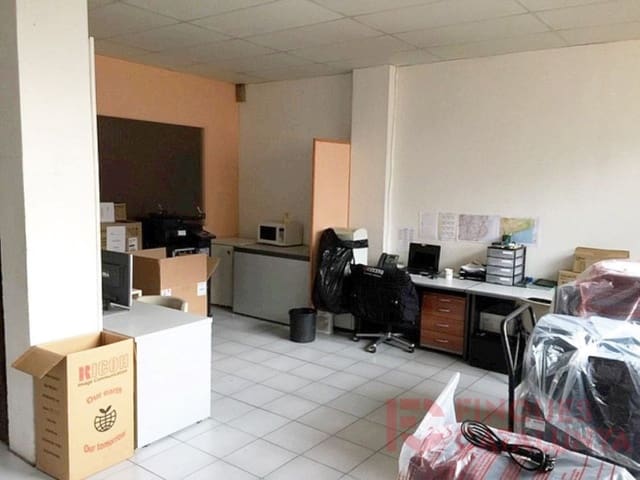 Commercieel te koop in Sarrià de Ter met garage - € 195.000 (Ref: 9433520)