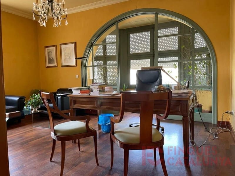 9 bedroom Office for sale in Girona city with garage - € 495,000 (Ref: 9433522)