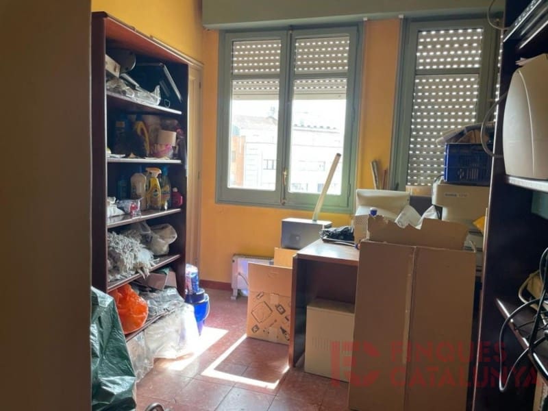 9 bedroom Office for sale in Girona city with garage - € 495,000 (Ref: 9433522)