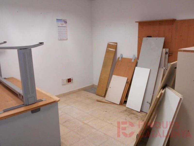 Kommersiell till salu i Girona stad med garage - 185 000 € (Ref: 9433523)