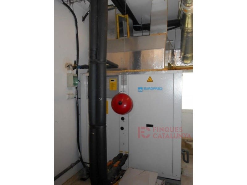 Kommersiell till salu i Girona stad med garage - 185 000 € (Ref: 9433523)