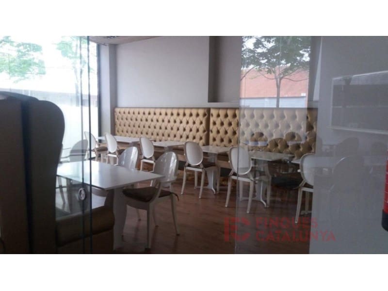 Kommersiell til salgs i Girona by med garasje - € 475 000 (Ref: 9433525)