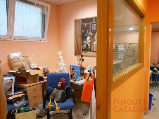 Kommersiell til salgs i Salt - € 140 000 (Ref: 9433526)