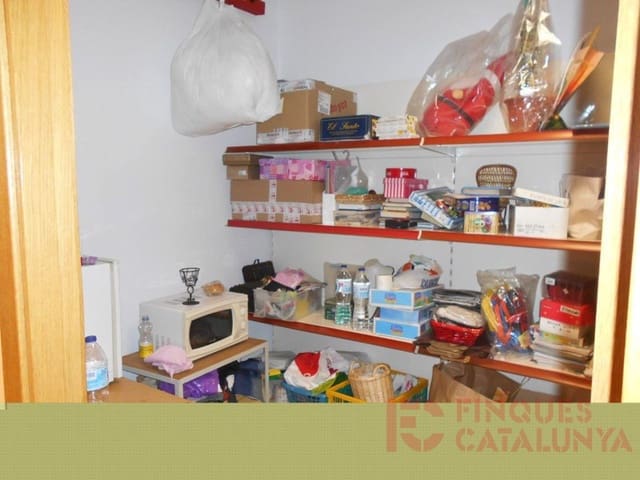 Kommersiell til salgs i Salt - € 140 000 (Ref: 9433526)