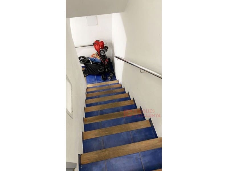 2 bedroom Flat for sale in Sant Julia de Ramis with garage - € 140,000 (Ref: 9433528)