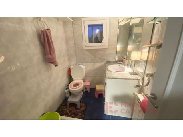 2 bedroom Flat for sale in Sant Julià de Ramis with garage - € 140,000 (Ref: 9433528)