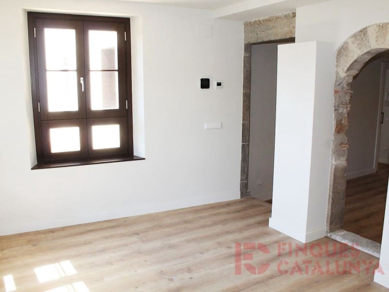 2 soveværelse Lejlighed til salg i Girona by med garage - € 441.000 (Ref: 9433529)