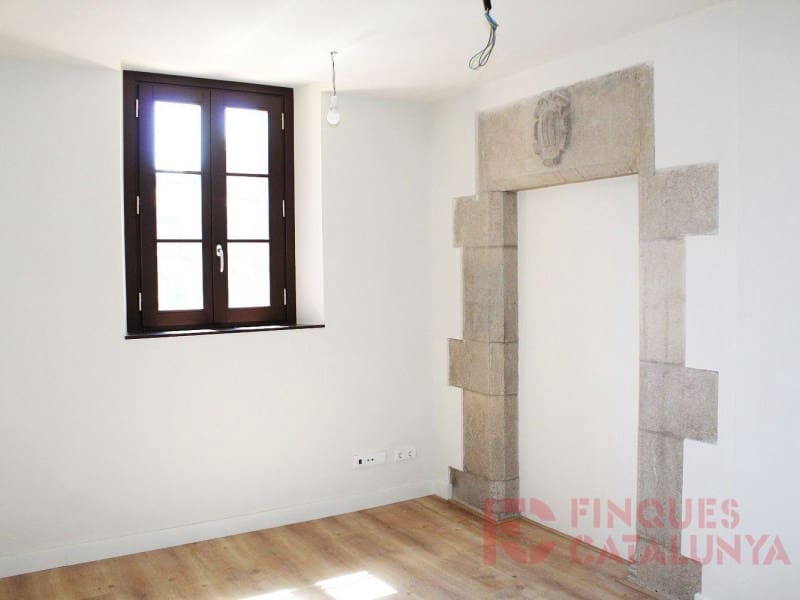 2 soveværelse Lejlighed til salg i Girona by med garage - € 441.000 (Ref: 9433529)