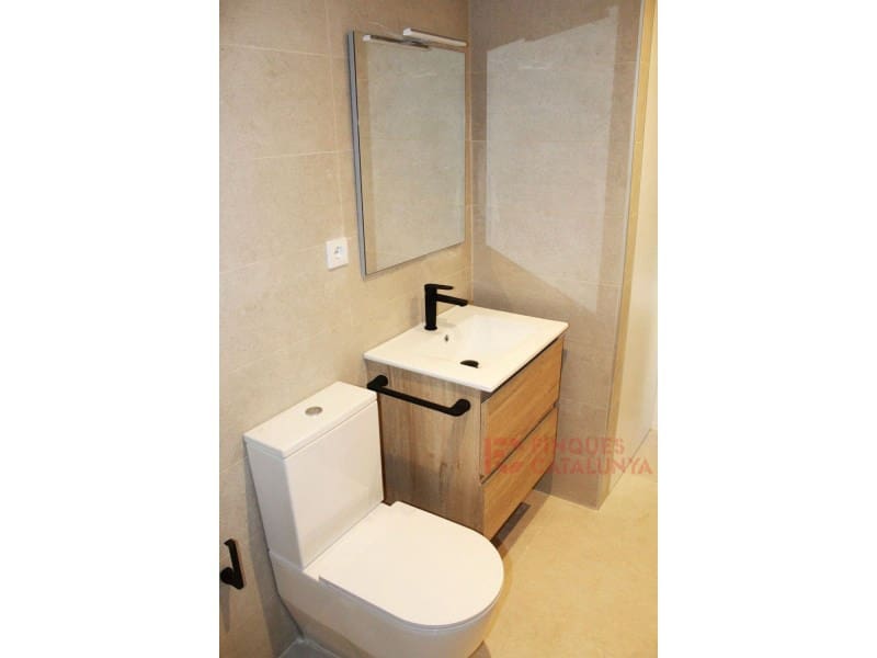 2 soveværelse Lejlighed til salg i Girona by med garage - € 441.000 (Ref: 9433529)