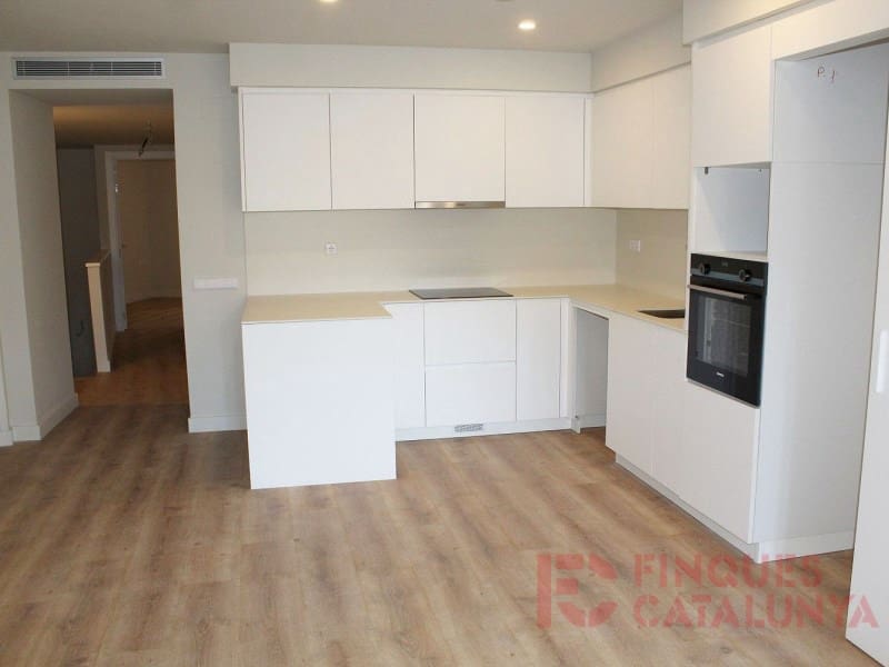 3 bedroom Flat for sale in Girona city with garage - € 719,250 (Ref: 9433533)