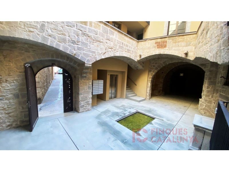 3 bedroom Flat for sale in Girona city with garage - € 719,250 (Ref: 9433533)