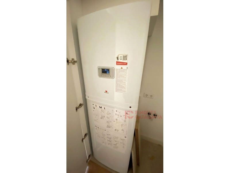 2 bedroom Flat for sale in Girona city with garage - € 467,250 (Ref: 9433535)