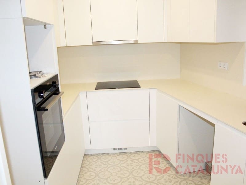 2 bedroom Flat for sale in Girona city with garage - € 467,250 (Ref: 9433535)