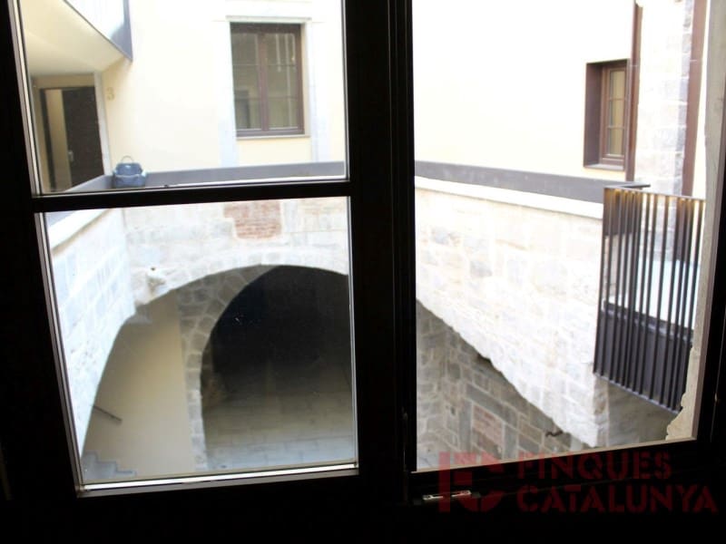 2 bedroom Flat for sale in Girona city with garage - € 467,250 (Ref: 9433535)