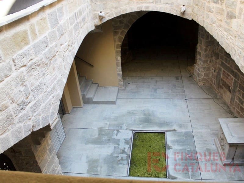 2 bedroom Flat for sale in Girona city with garage - € 467,250 (Ref: 9433535)