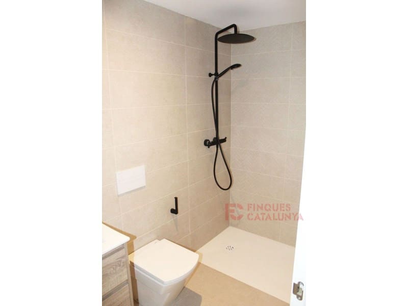 2 makuuhuone Asunto myytävänä paikassa Girona kaupunki mukana 
autotalli - 448 350 € (Ref: 9433540)