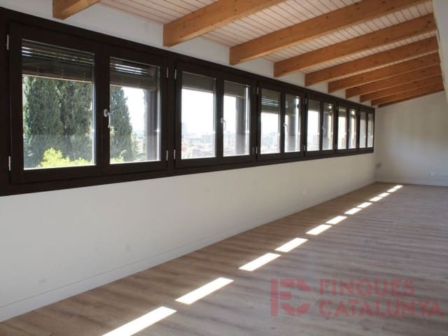 2 makuuhuone Asunto myytävänä paikassa Girona kaupunki mukana 
autotalli - 672 000 € (Ref: 9433541)