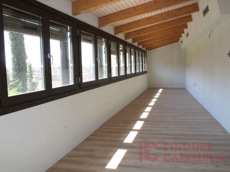 2 makuuhuone Asunto myytävänä paikassa Girona kaupunki mukana 
autotalli - 672 000 € (Ref: 9433541)