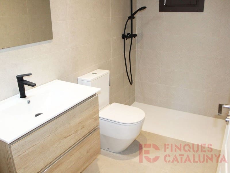 2 makuuhuone Asunto myytävänä paikassa Girona kaupunki mukana 
autotalli - 672 000 € (Ref: 9433541)