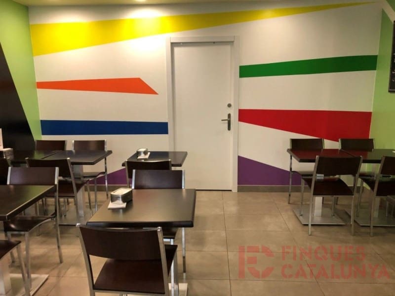 Erhverv til salg i Girona by med garage - € 400.000 (Ref: 9433542)