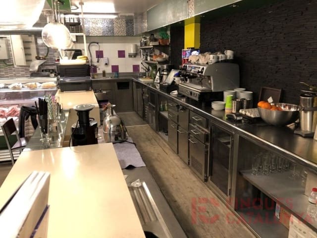 Erhverv til salg i Girona by med garage - € 400.000 (Ref: 9433542)