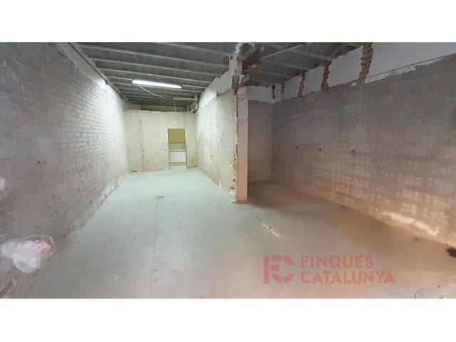 Kommersiell til salgs i Girona by med garasje - € 108 000 (Ref: 9433543)