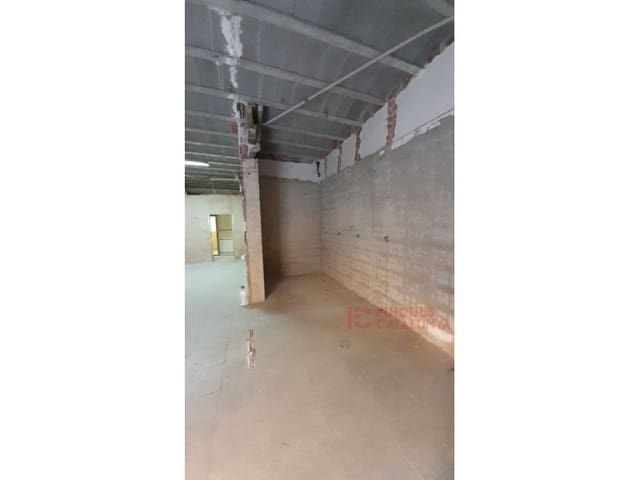 Kommersiell til salgs i Girona by med garasje - € 108 000 (Ref: 9433543)