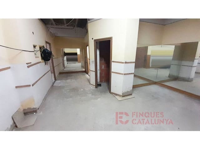 Kommersiell til salgs i Girona by med garasje - € 108 000 (Ref: 9433543)