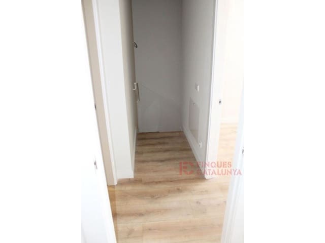 2 makuuhuone Huoneisto myytävänä paikassa Girona kaupunki mukana 
autotalli - 388 500 € (Ref: 9433544)