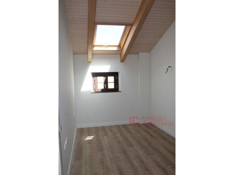 2 makuuhuone Huoneisto myytävänä paikassa Girona kaupunki mukana 
autotalli - 388 500 € (Ref: 9433544)