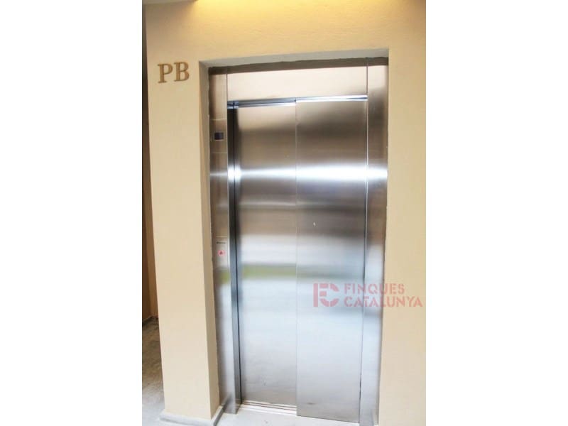 3 makuuhuone Asunto myytävänä paikassa Girona kaupunki mukana 
autotalli - 871 500 € (Ref: 9433545)