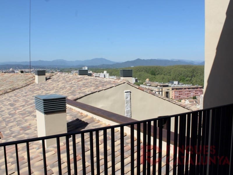 3 makuuhuone Asunto myytävänä paikassa Girona kaupunki mukana 
autotalli - 871 500 € (Ref: 9433545)