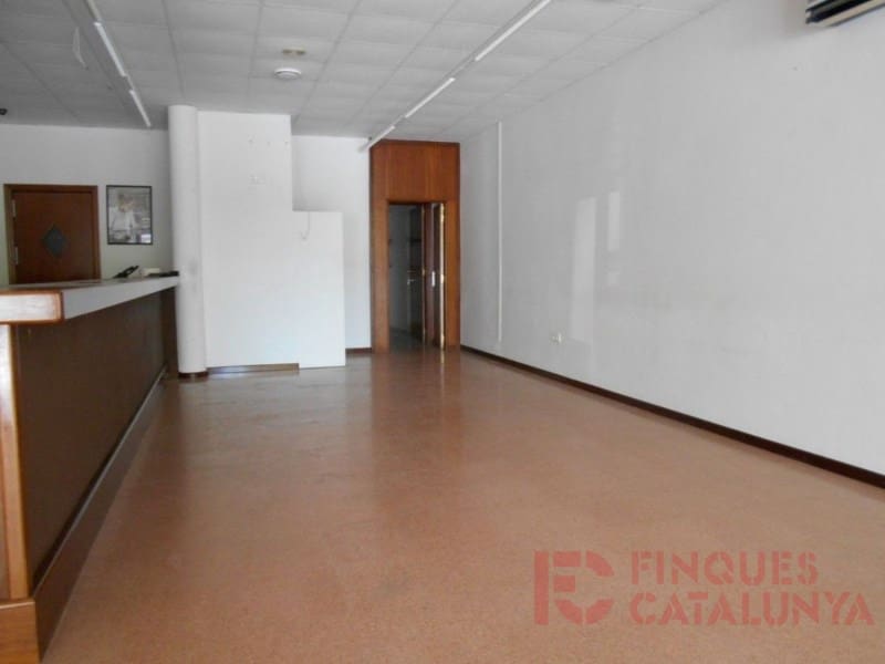 Kommersiell til salgs i Girona by - € 265 000 (Ref: 9433546)