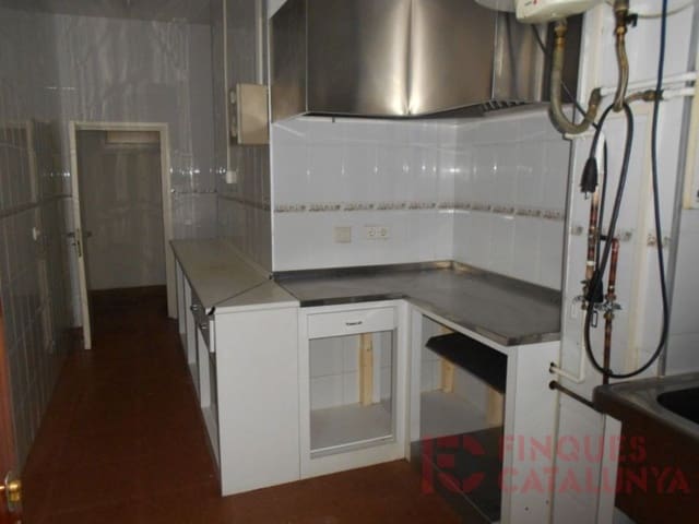 Kommersiell til salgs i Girona by - € 265 000 (Ref: 9433546)