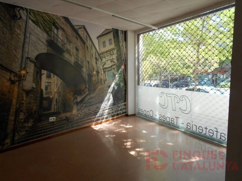 Kommersiell til salgs i Girona by - € 265 000 (Ref: 9433546)