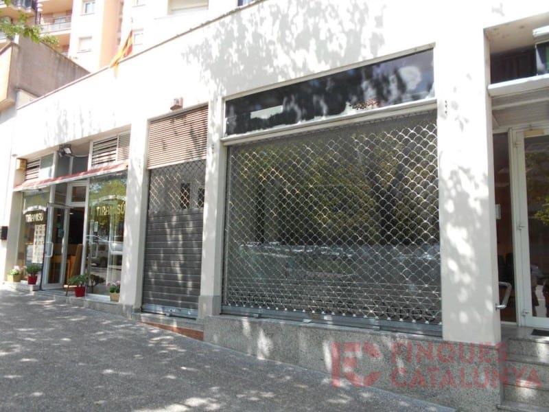 Kommersiell til salgs i Girona by - € 265 000 (Ref: 9433546)