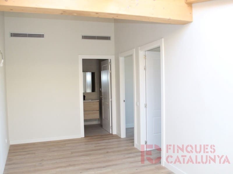 4 sypialnia Apartament na sprzedaż w Miasto Girona z garażem - 819 000 € (Ref: 9433548)