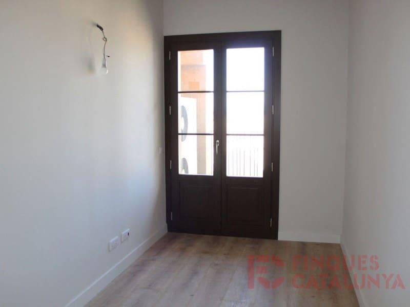 4 sypialnia Apartament na sprzedaż w Miasto Girona z garażem - 819 000 € (Ref: 9433548)