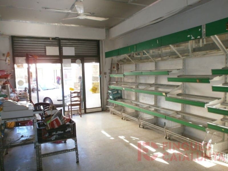 Commercieel te koop in Gerona stad - € 67.999 (Ref: 9433551)